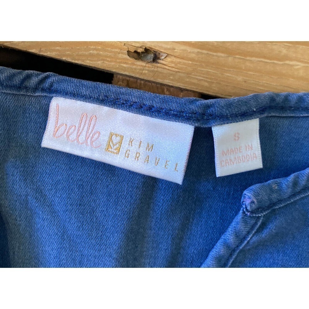 NEW Belle By Kim Gravel Denim Shirt Size Small Women’s Blue Asymmetric Hem - Picture 3 of 8